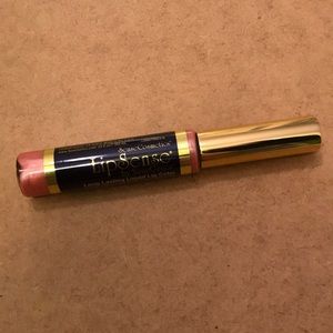 LipSense in color Kiss Me Katie
